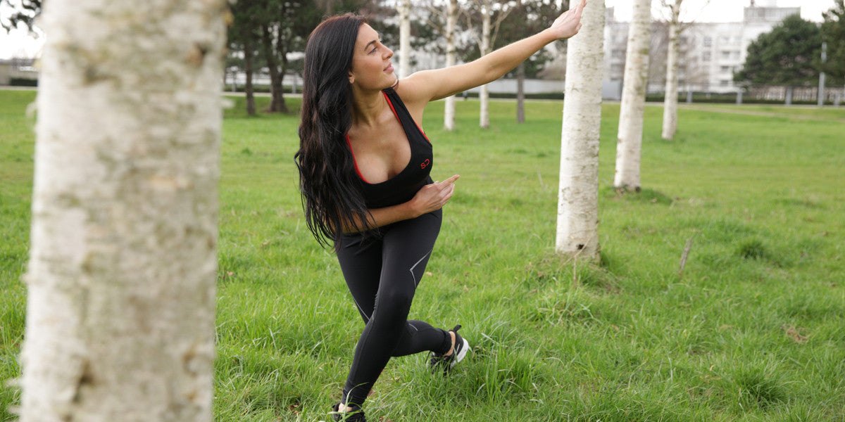 Bikini Girls Skater Lunges