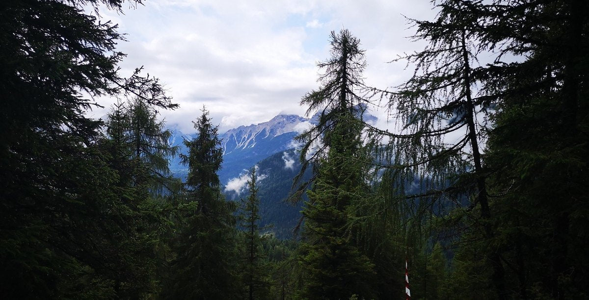 beautiful mountain scenery Italy racing running