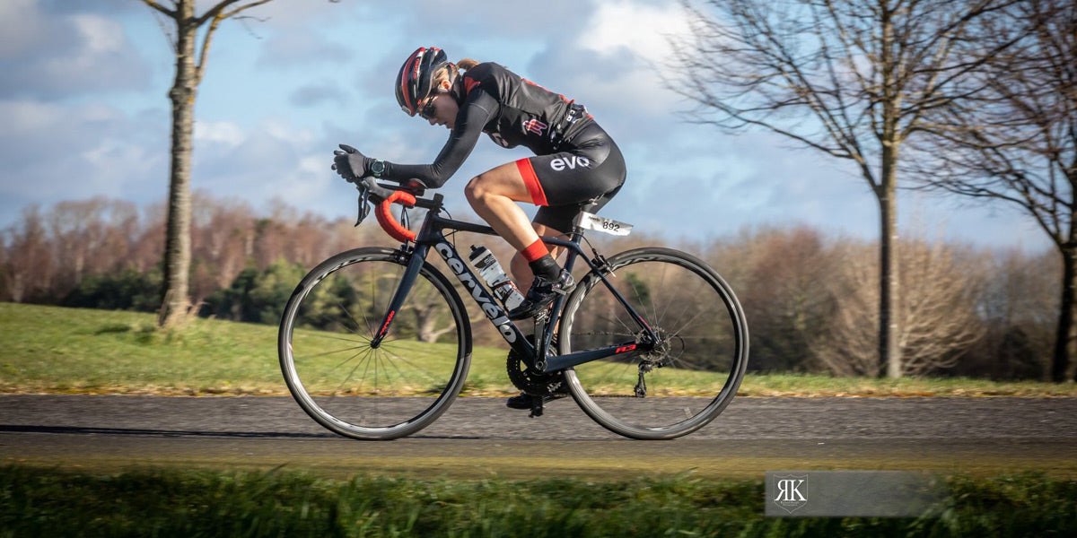 athlete cycling triathlon