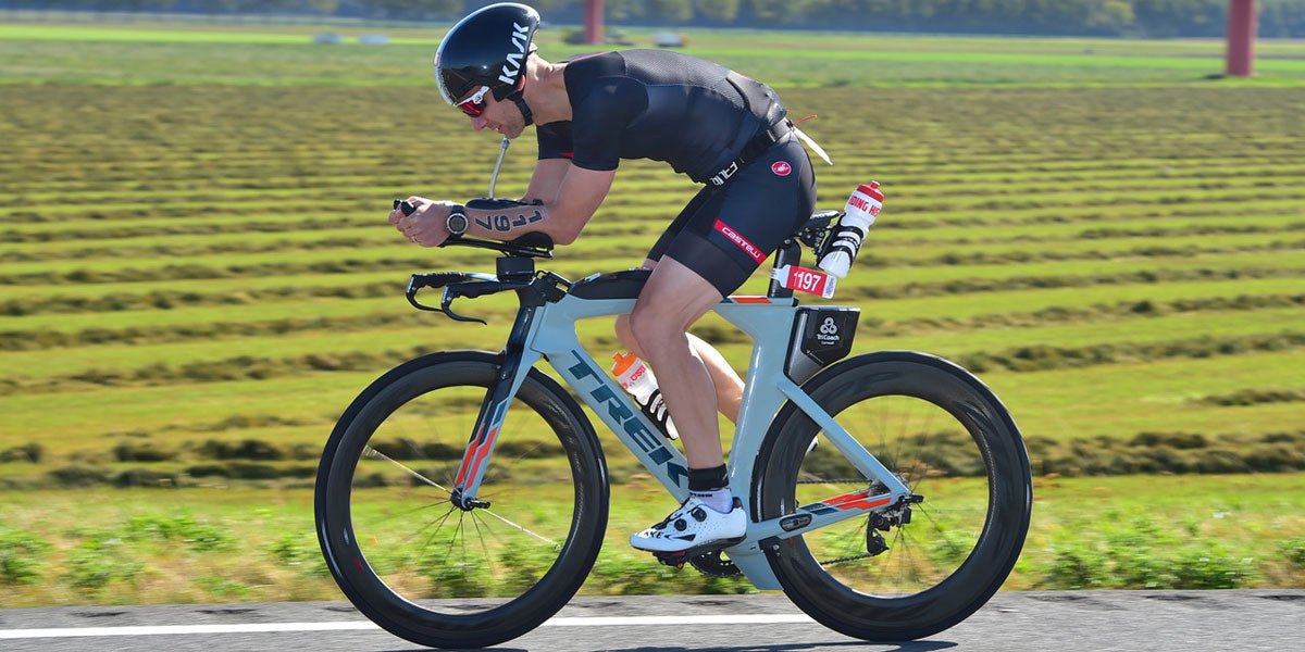 triathlete cycling aero bike