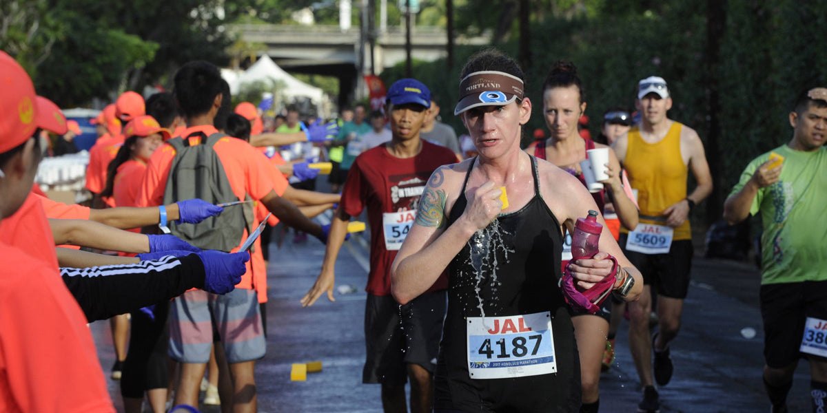 wet sponges running marathon