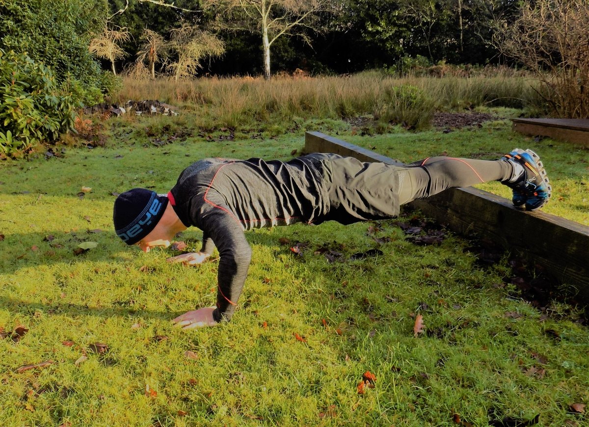 press up strength exercise outdoor circuit workout