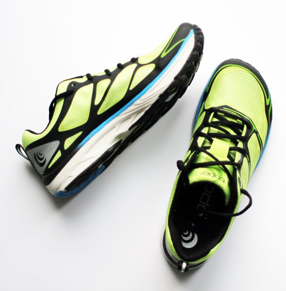 Topo Athletic Fli-Lyte Running Shoe Top and Side