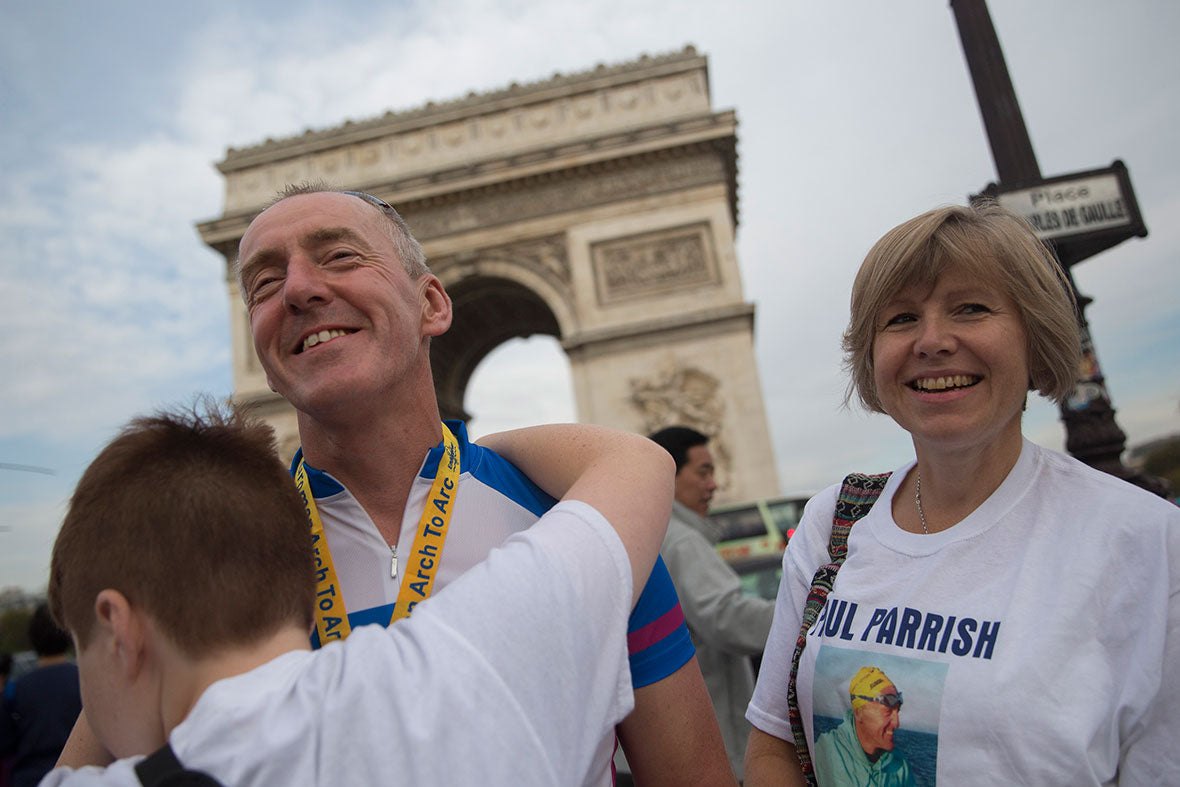 arch to arc triathlon finish arc de triomphe