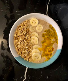 banana oatmeal porridge breakfast