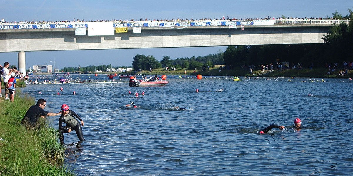 Challenge Roth lake swim open water triathlon
