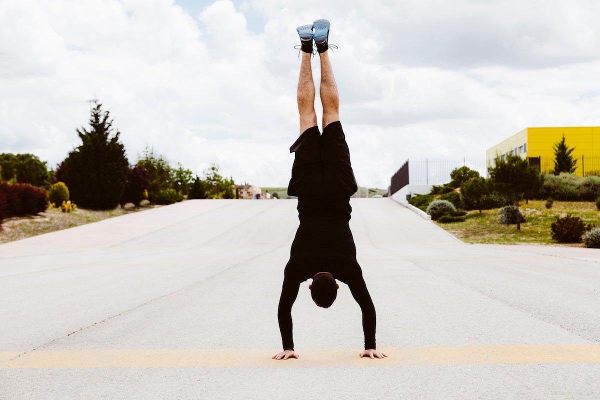 how to do a handstand easy beginner guide