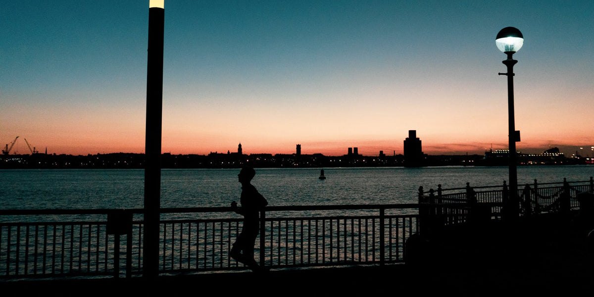 how to stay safe when running in the dark at night