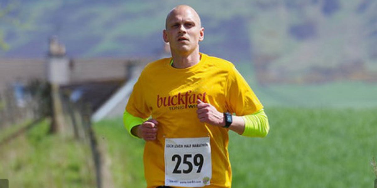 running half marathon athlete Sundried activewear