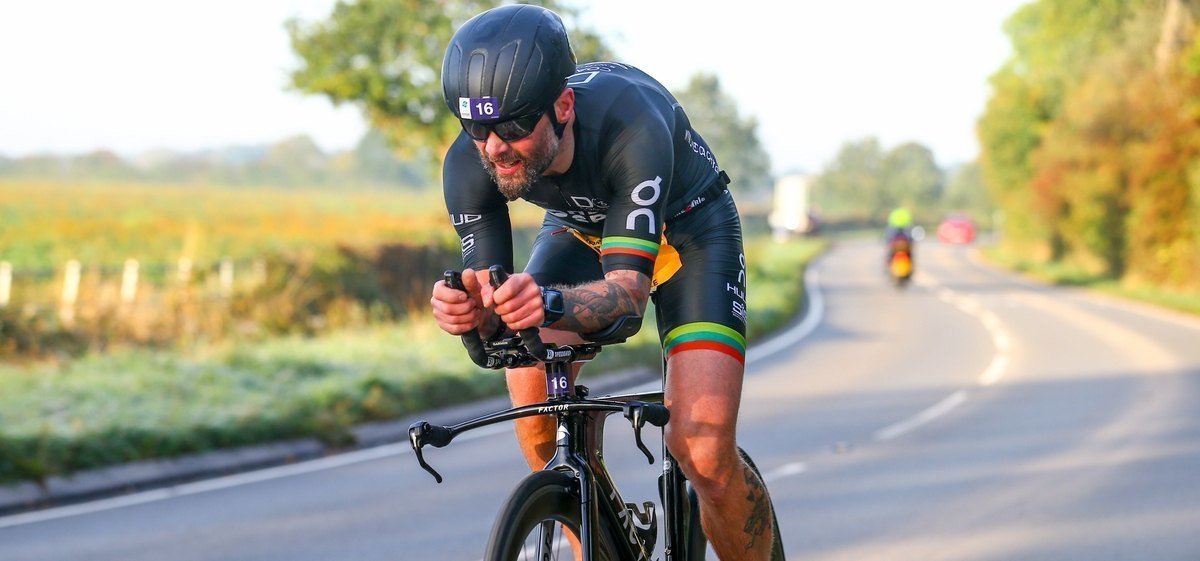 triathlon race cycling bike