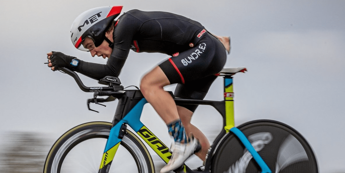 triathlete racing triathlon bike