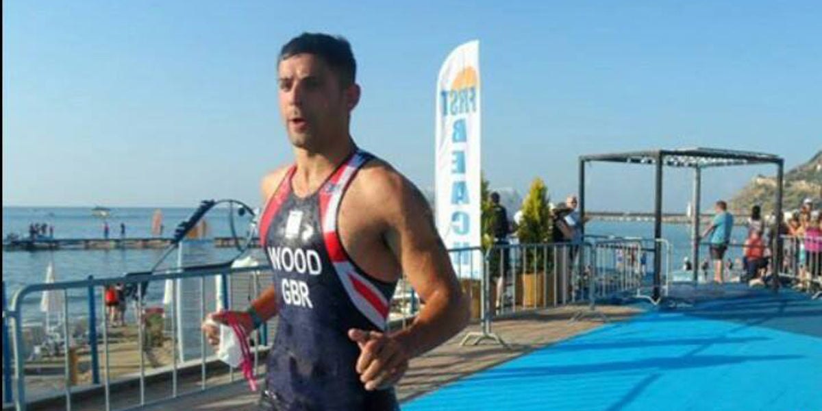 triathlete running triathlon
